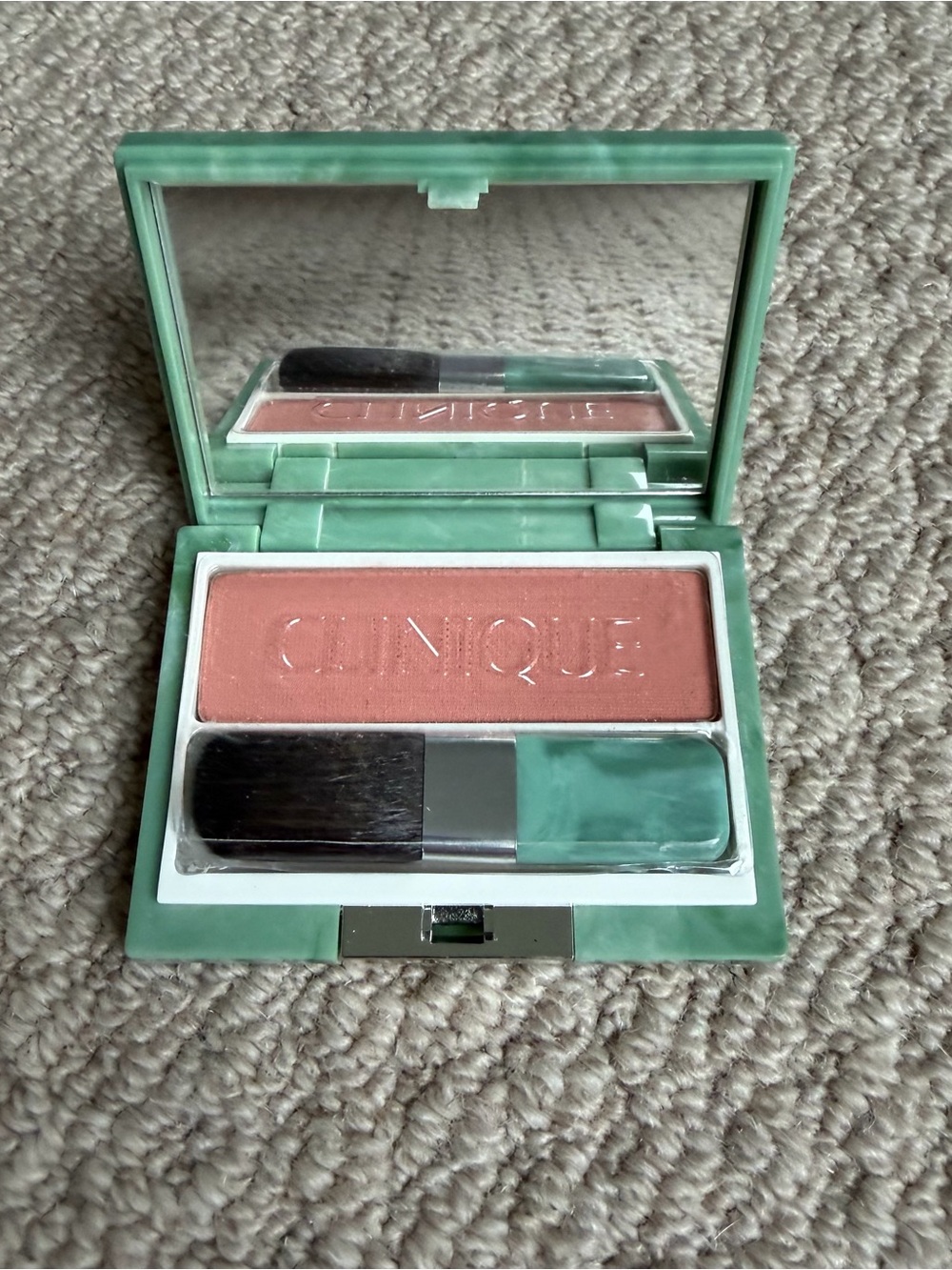 Clinique Soft-Pressed Powder Blusher in Honey Blush